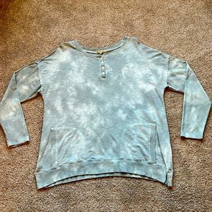 Casual Henley-Type Shirt with Button Details and Pockets